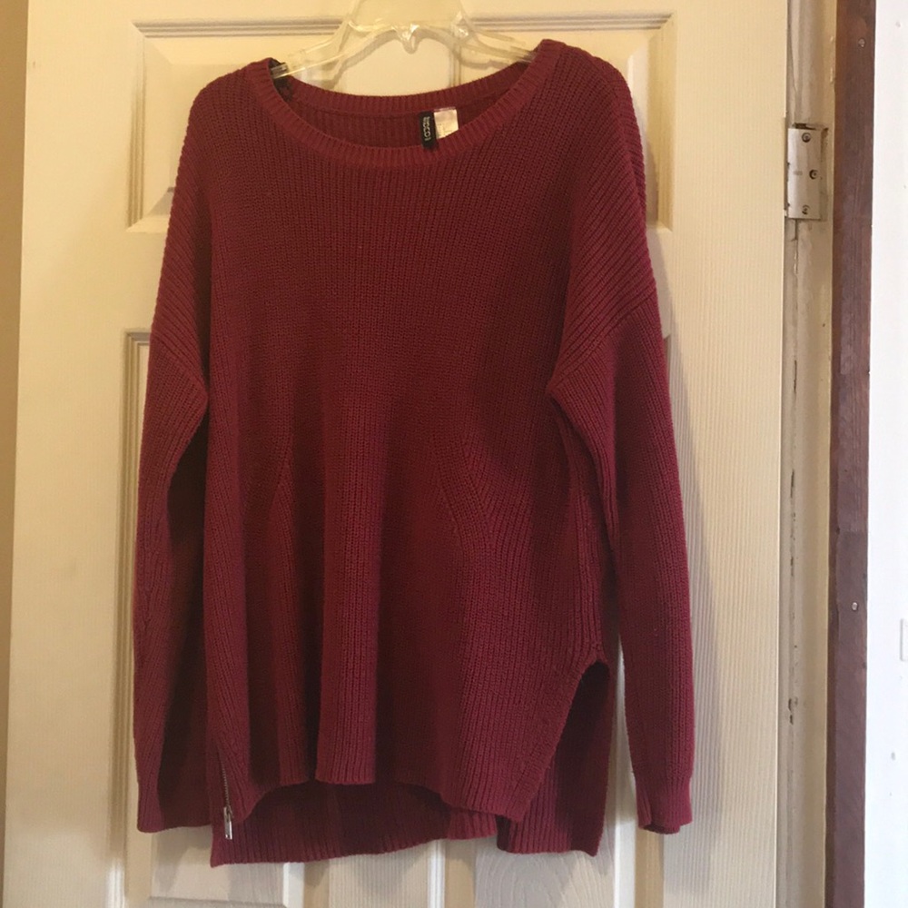 H&M burgundy red sweater